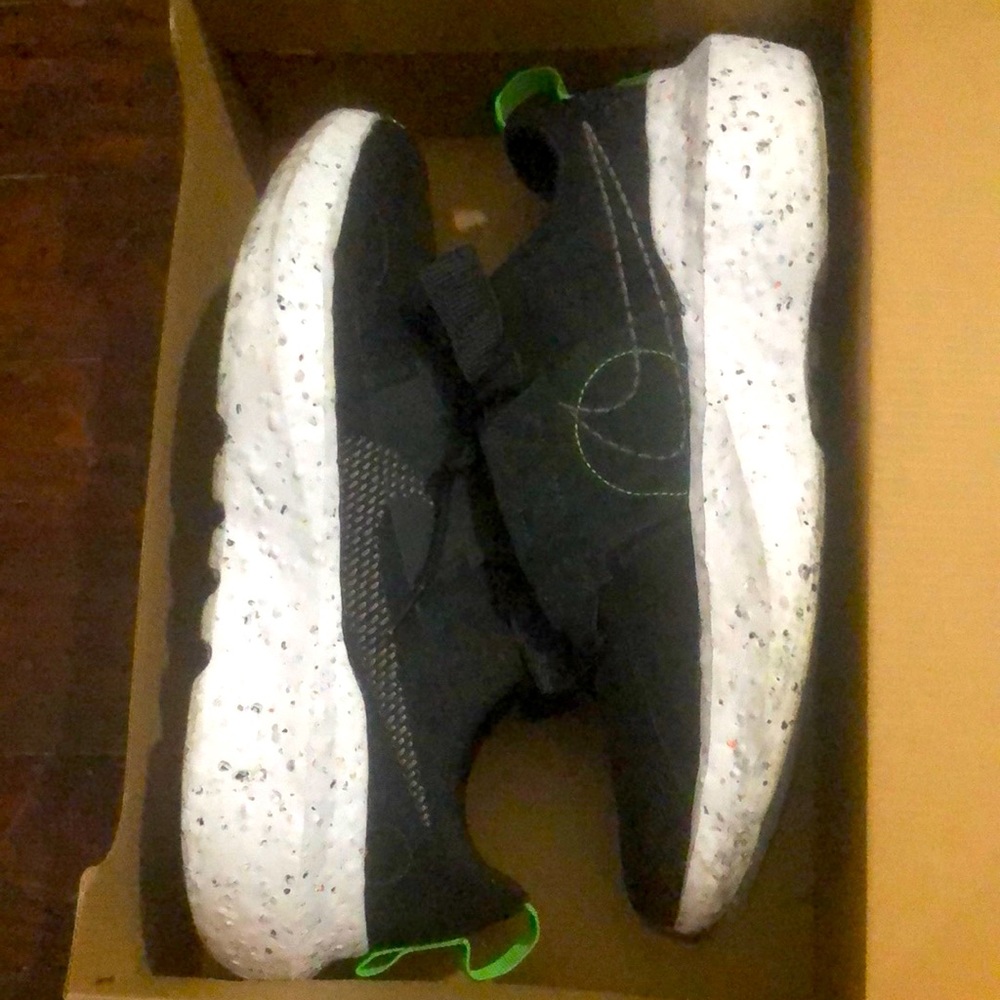 Nike crater impact in great condition